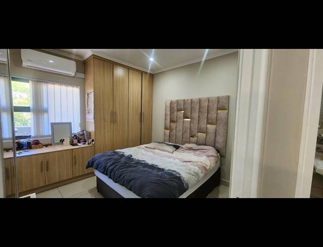 2 BEDROOM APARTMENT FOR SALE IN UMHLANGA RIDGE